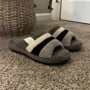 Men’s UGG slippers